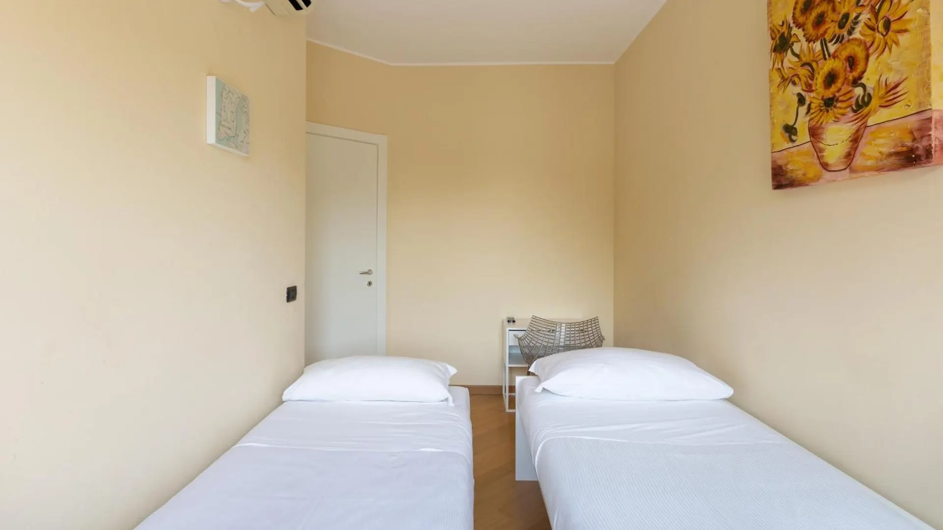 Spacious Two Bedrooms Solari Area - Mirable Pm Milánó Apartman