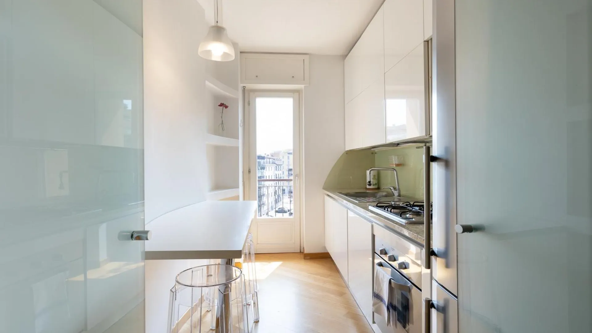 Spacious Two Bedrooms Solari Area - Mirable Pm Milánó Apartman
